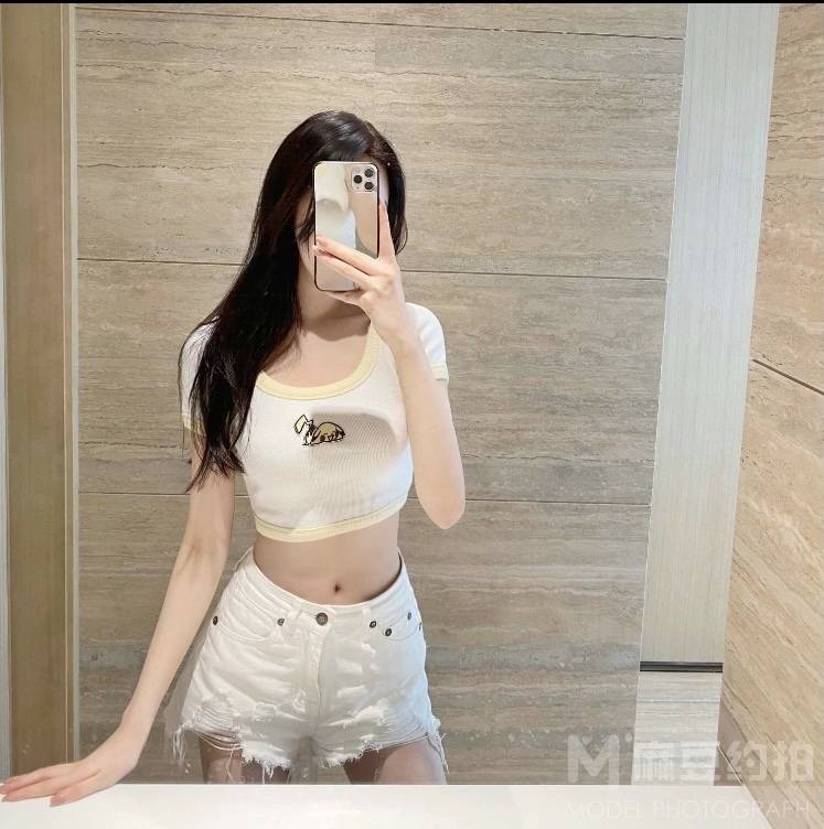 黑白模特