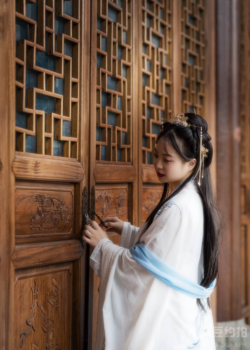 汉服模特