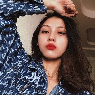 黑白模特