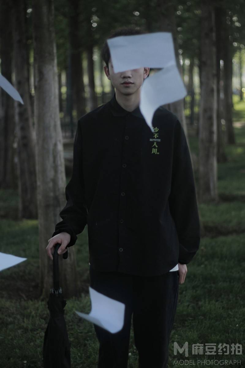 情绪模特