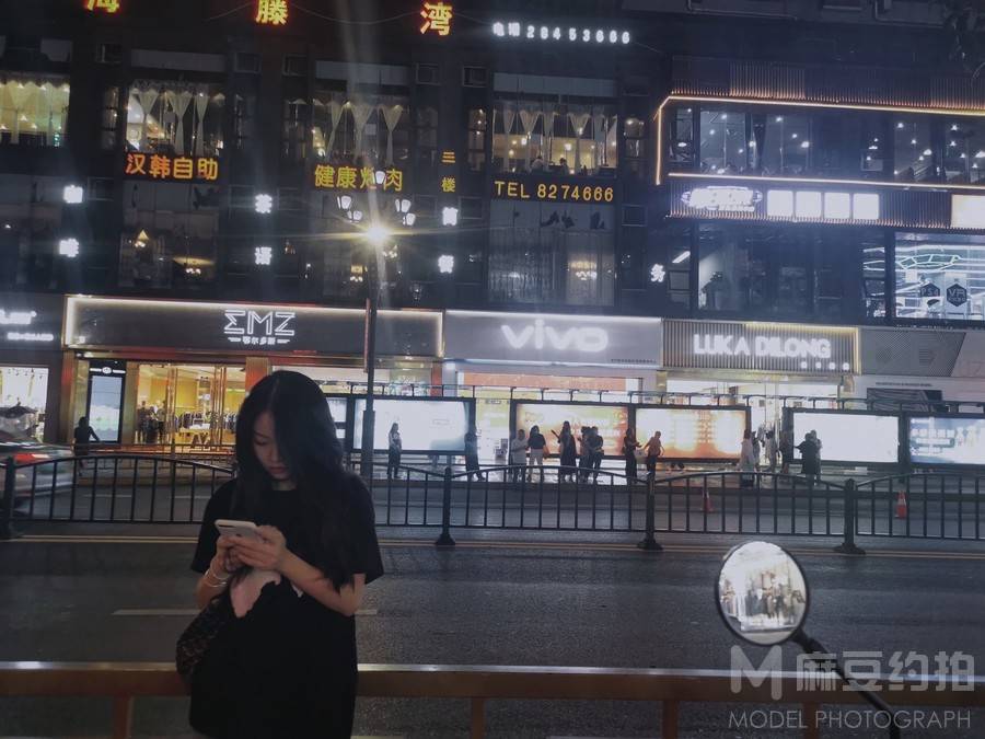 黑白模特