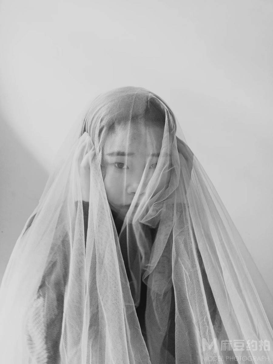 黑白模特