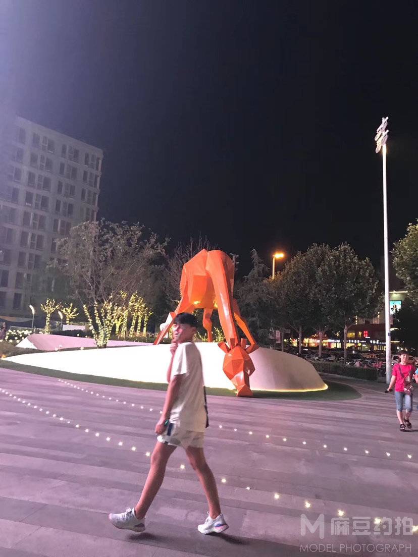 校园模特