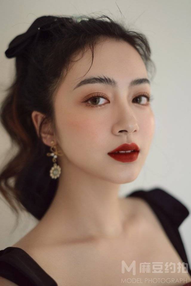 妆容模特