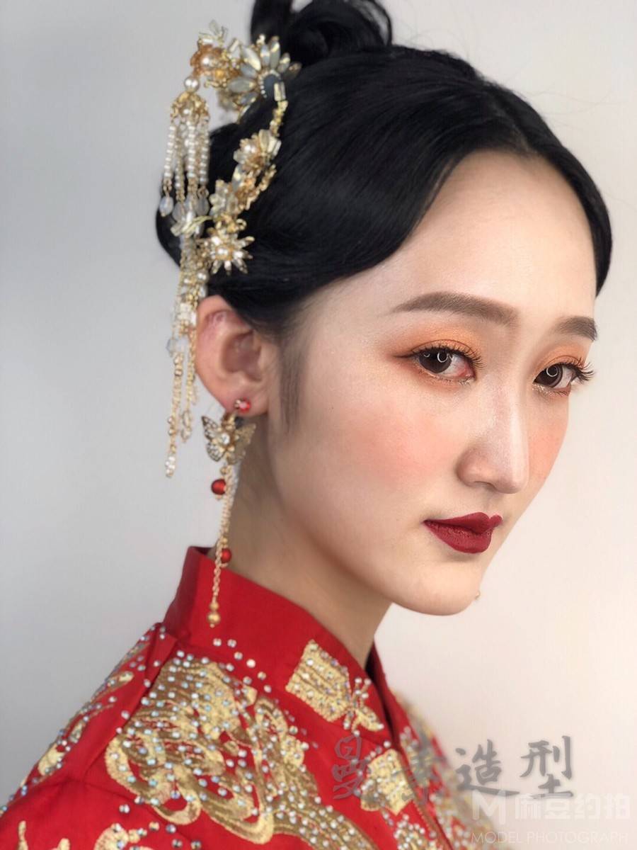 妆容模特