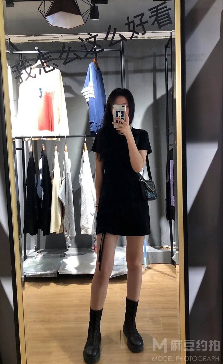 纪实模特