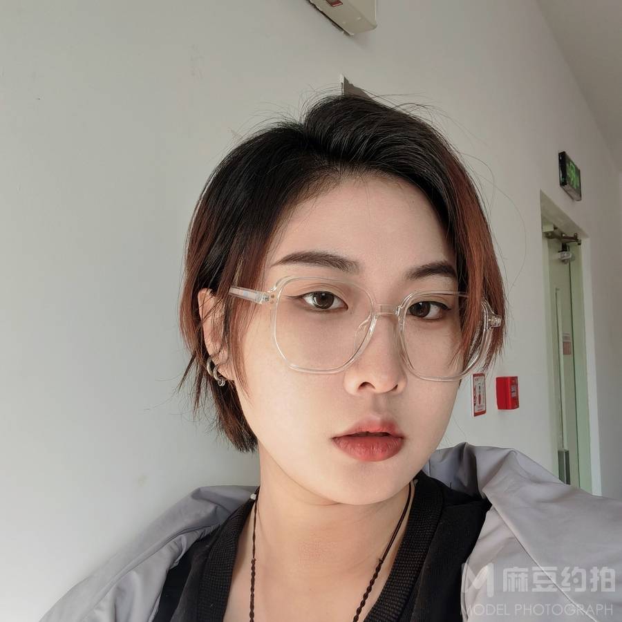 胶片模特