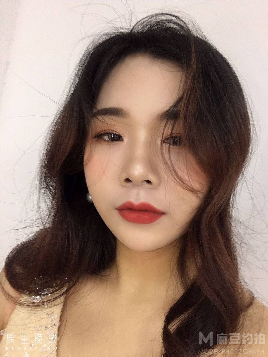 妆容模特
