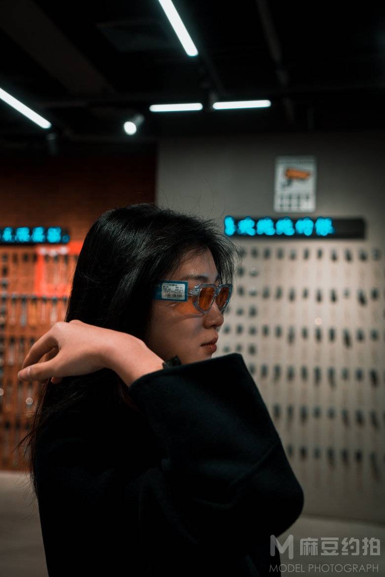 情绪模特