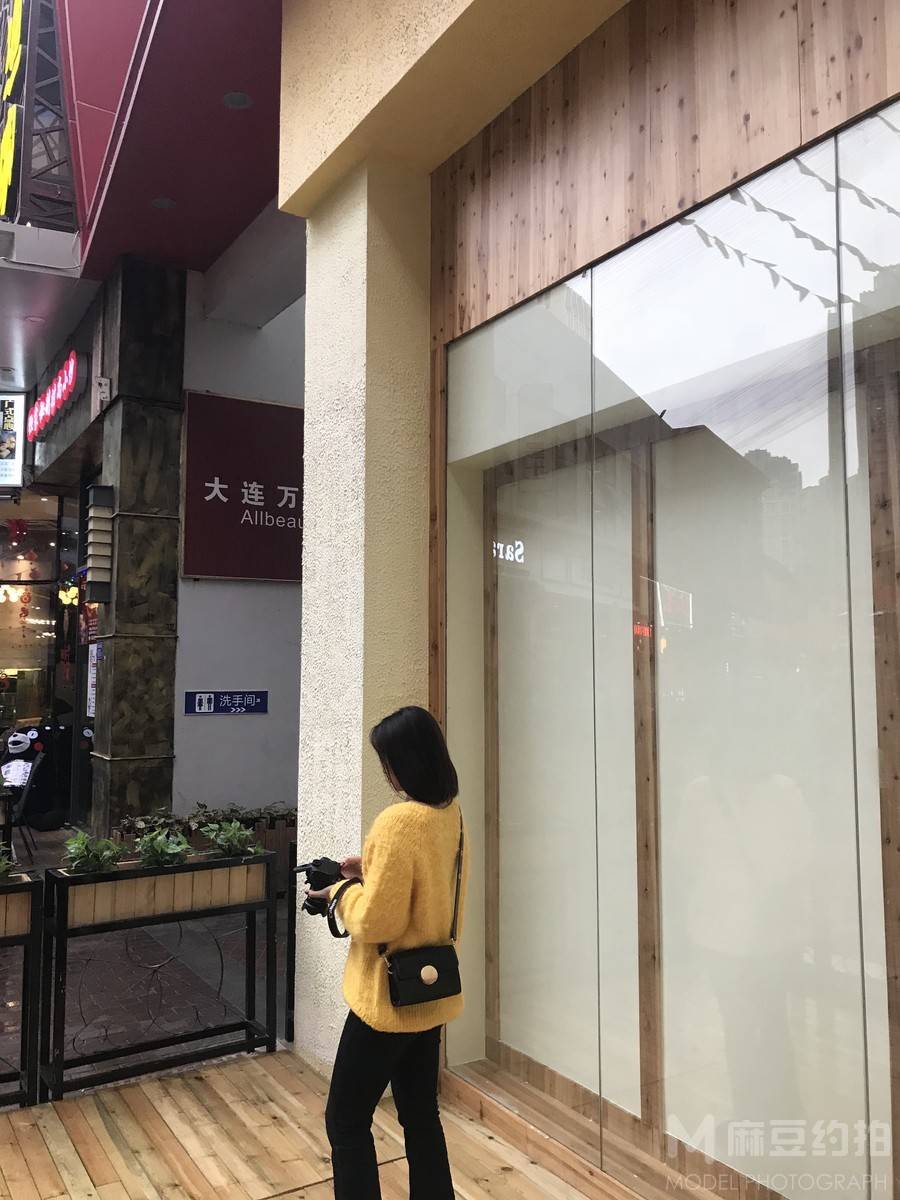 校园模特
