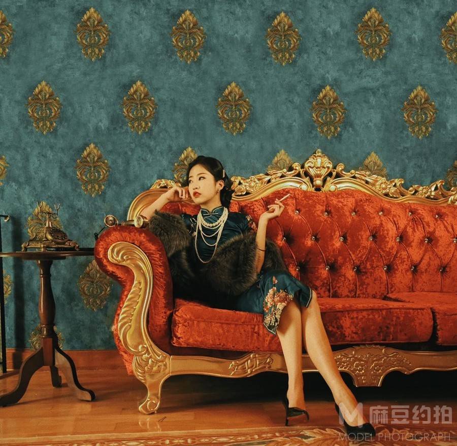 情绪模特