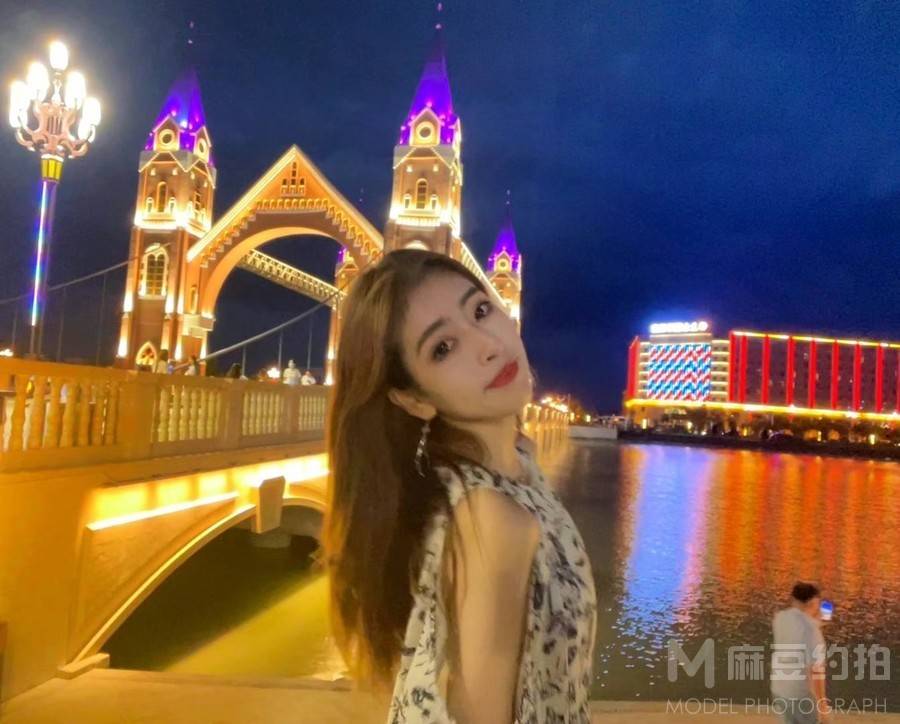 夜景模特
