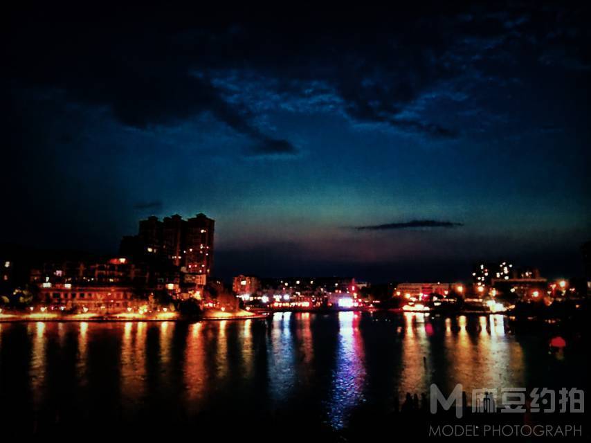 夜景模特