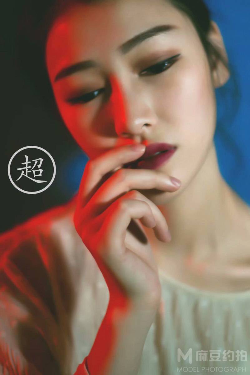 情绪模特