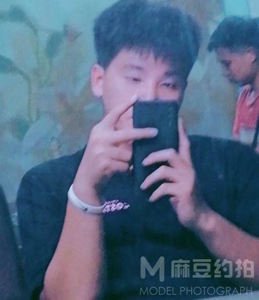 黑白模特
