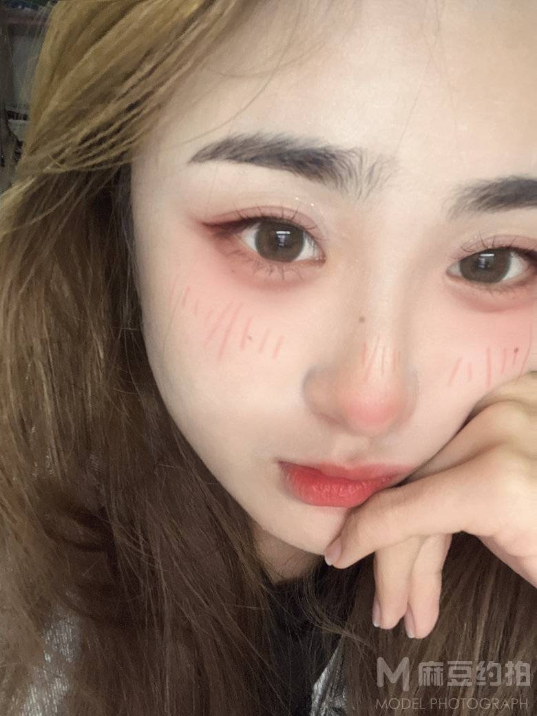 妆容模特