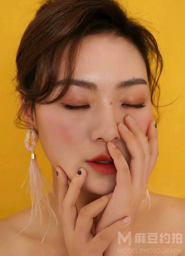 妆容模特