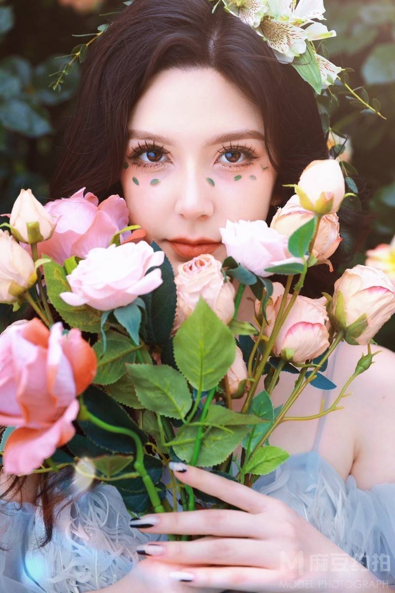 情绪模特