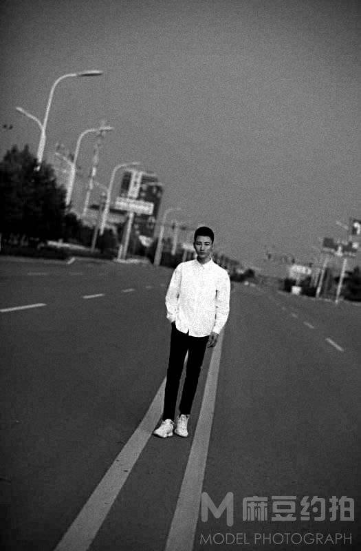 黑白模特