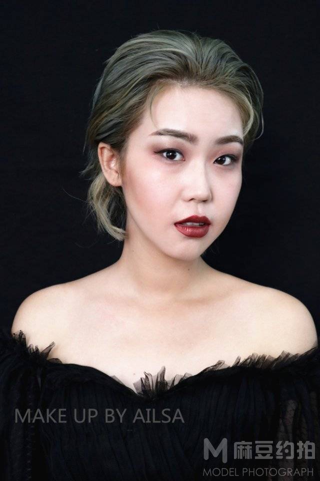 妆容模特