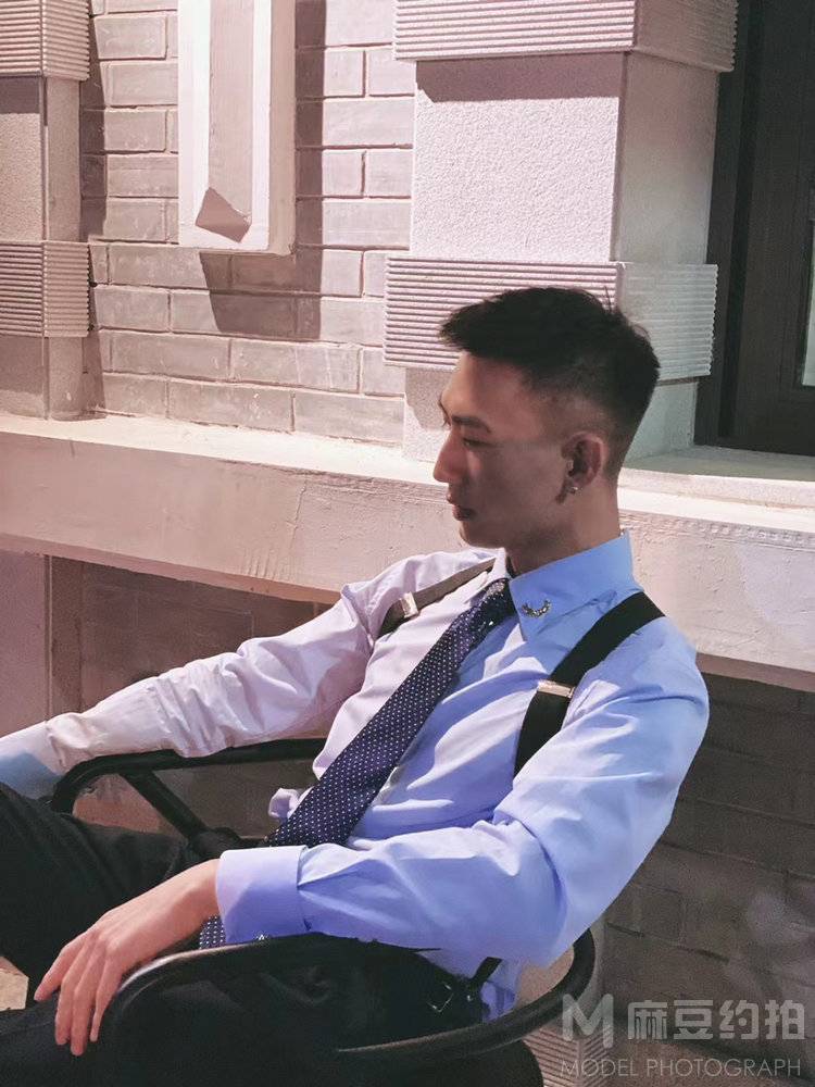 黑白模特