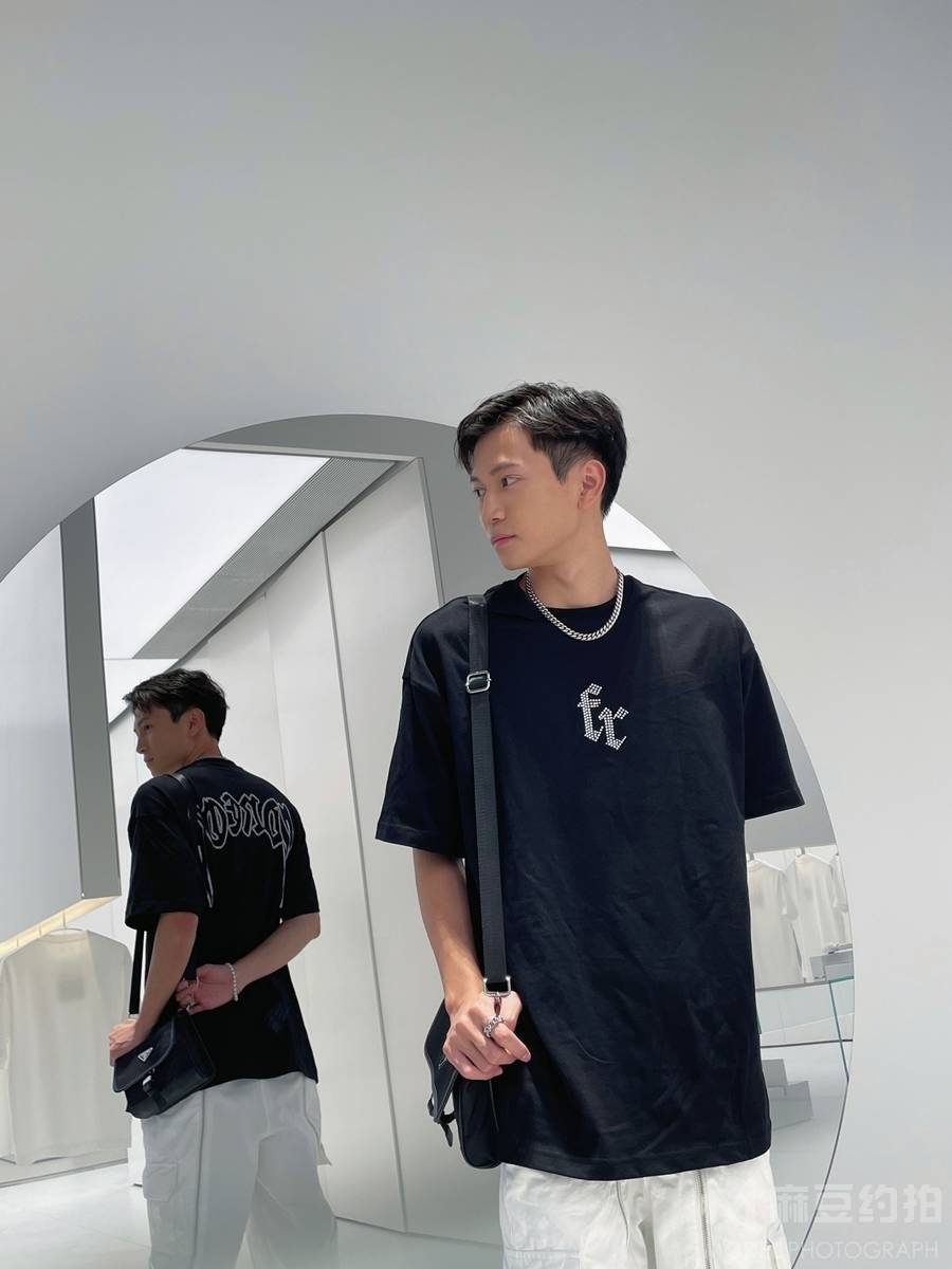 黑白模特