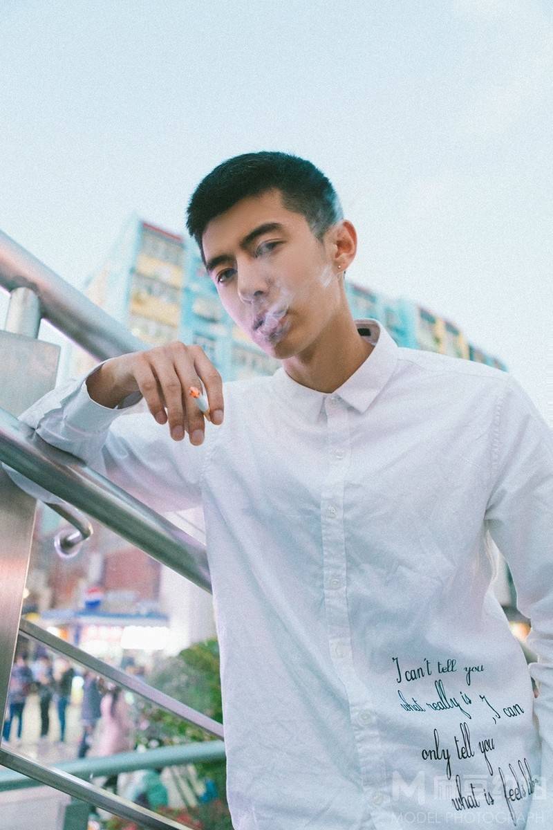 情绪模特