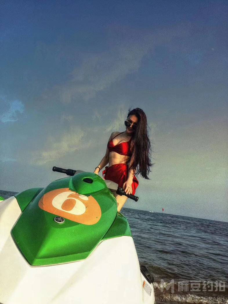 黑白模特