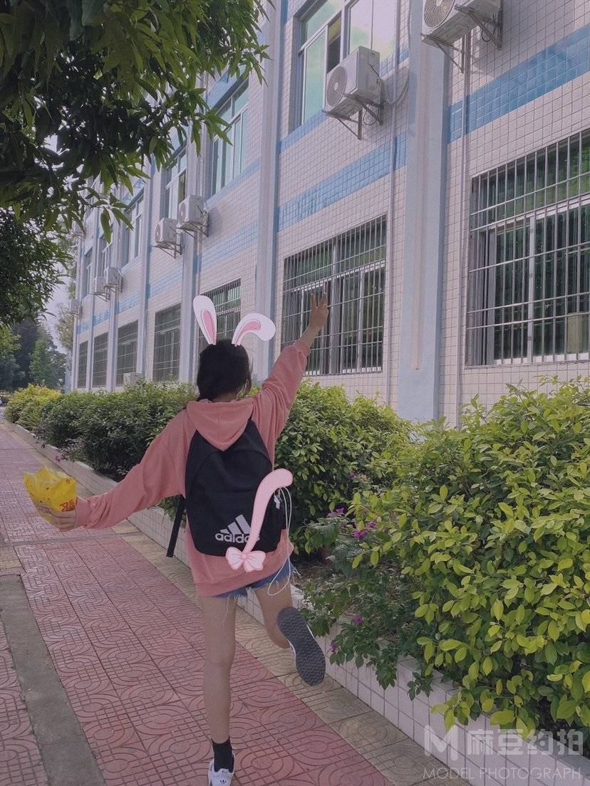 校园模特
