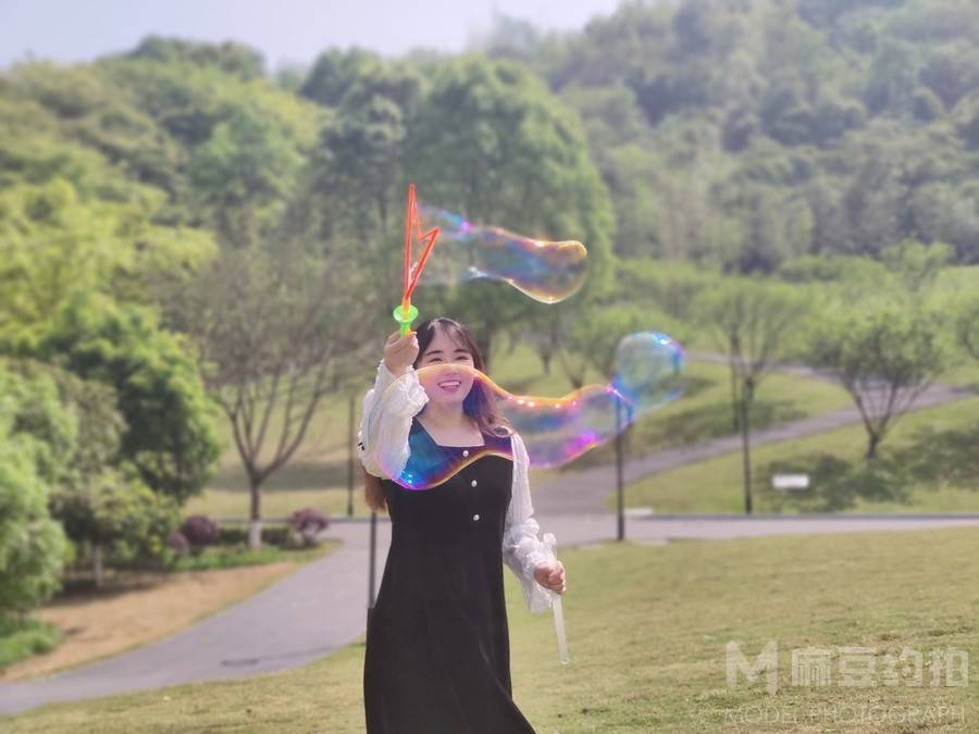 情绪模特