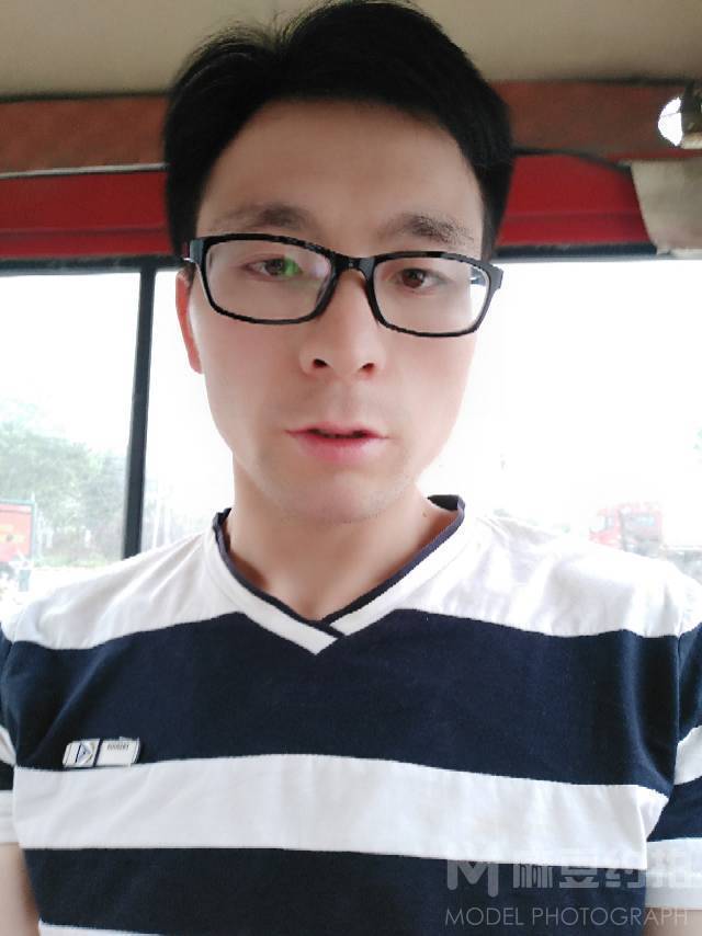 纪实模特