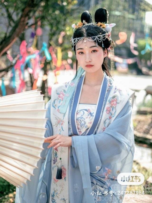 汉服模特
