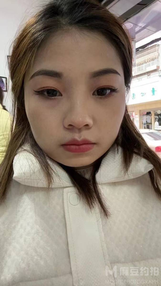 妆容模特