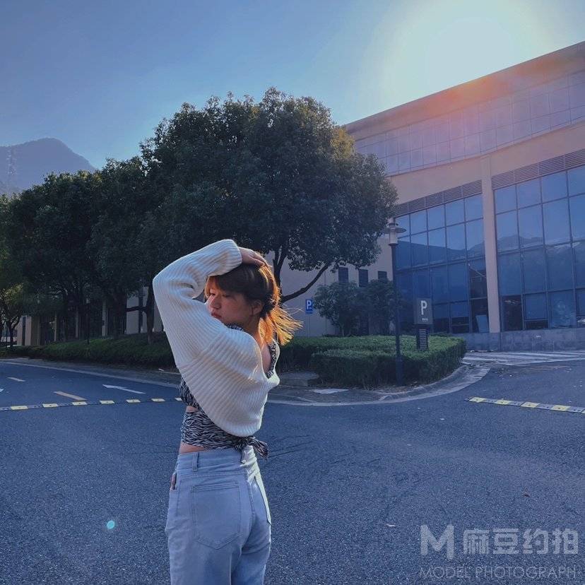 校园模特