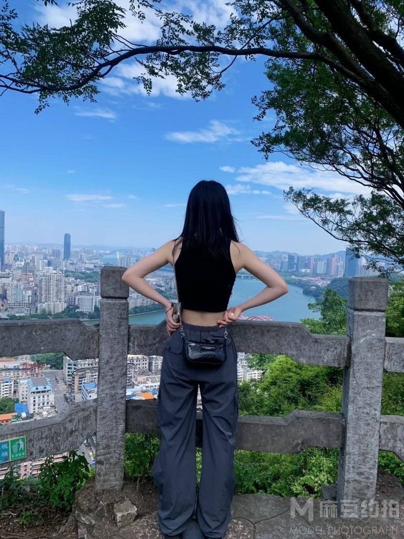清新模特