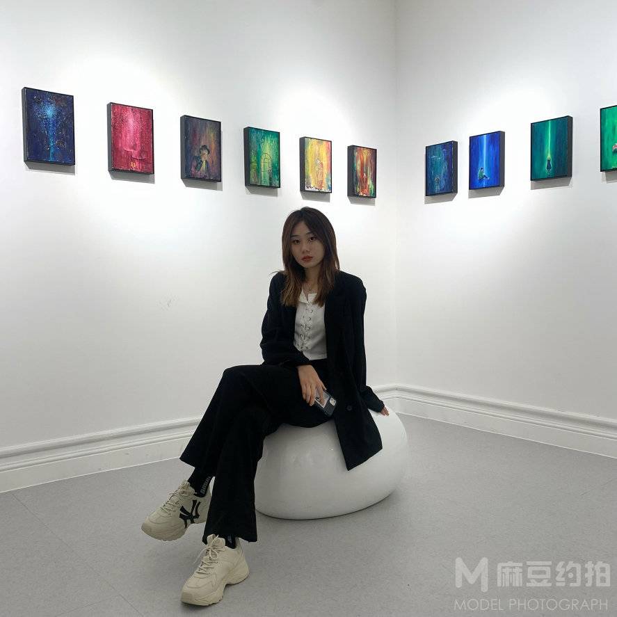 情绪模特