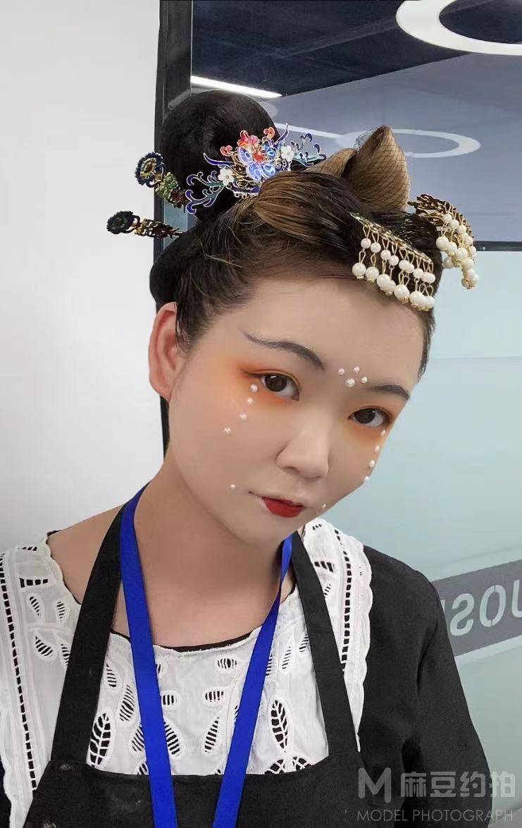 清新模特