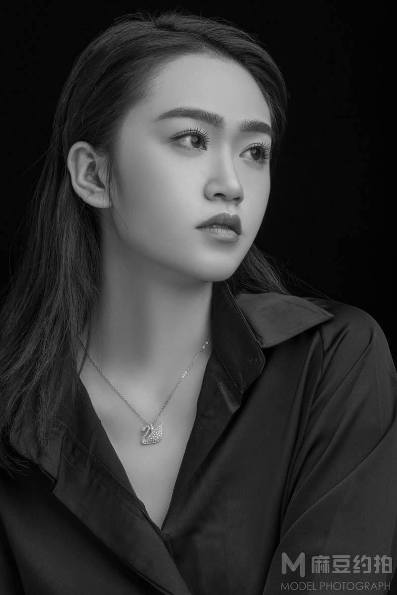 黑白模特