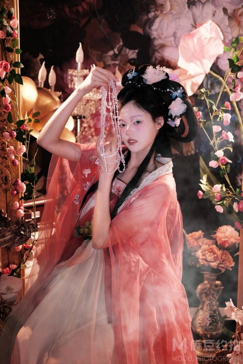 妆容模特