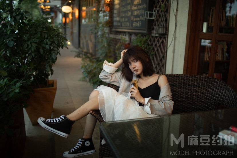 情绪模特