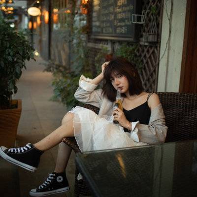 情绪模特