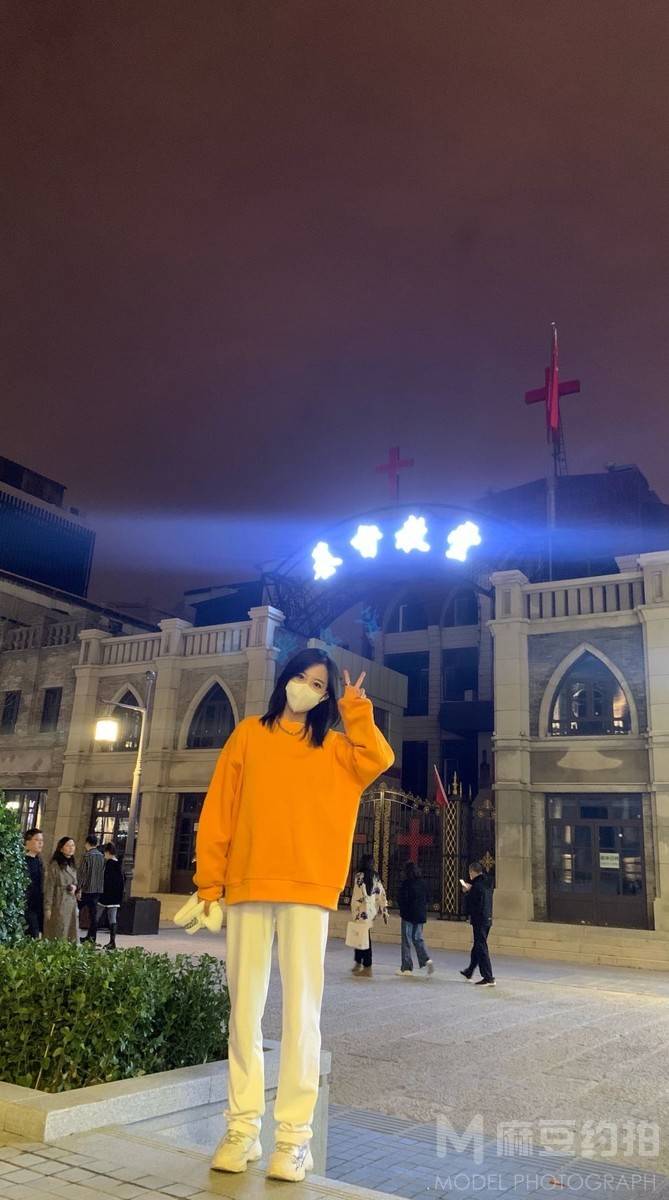 情绪模特