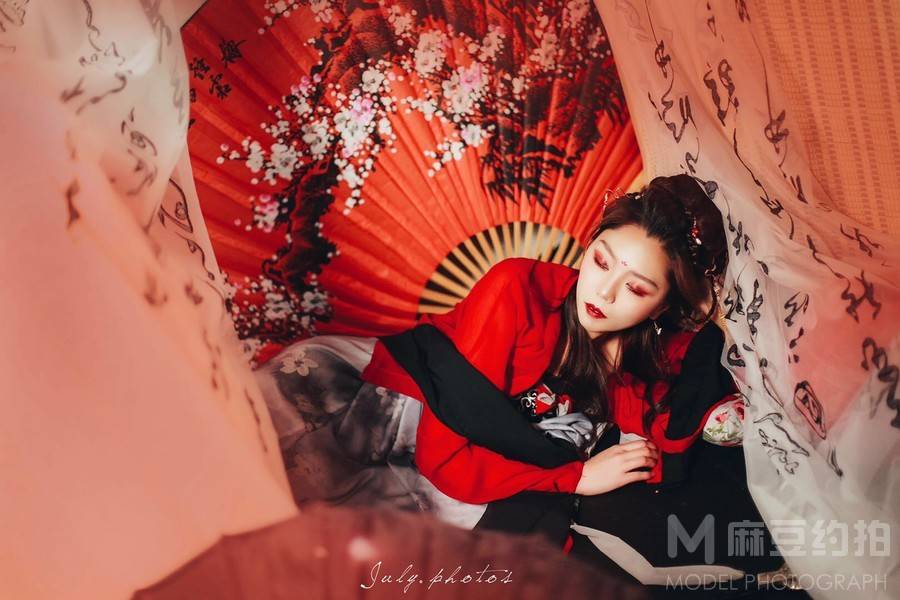 妆容模特