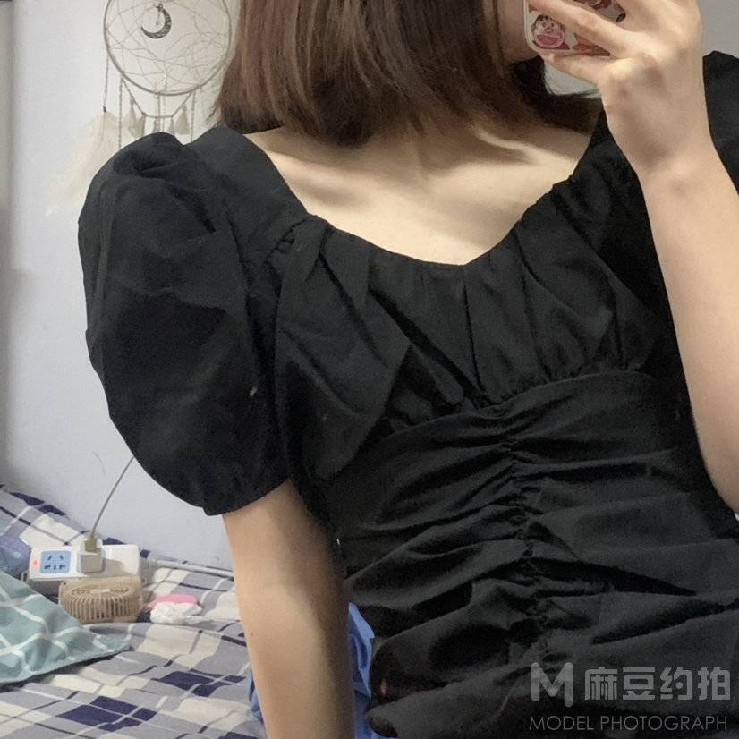 黑白模特