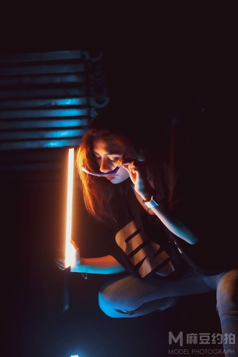 情绪模特