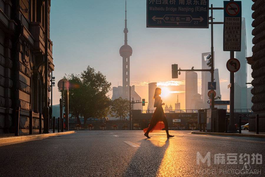 情绪模特