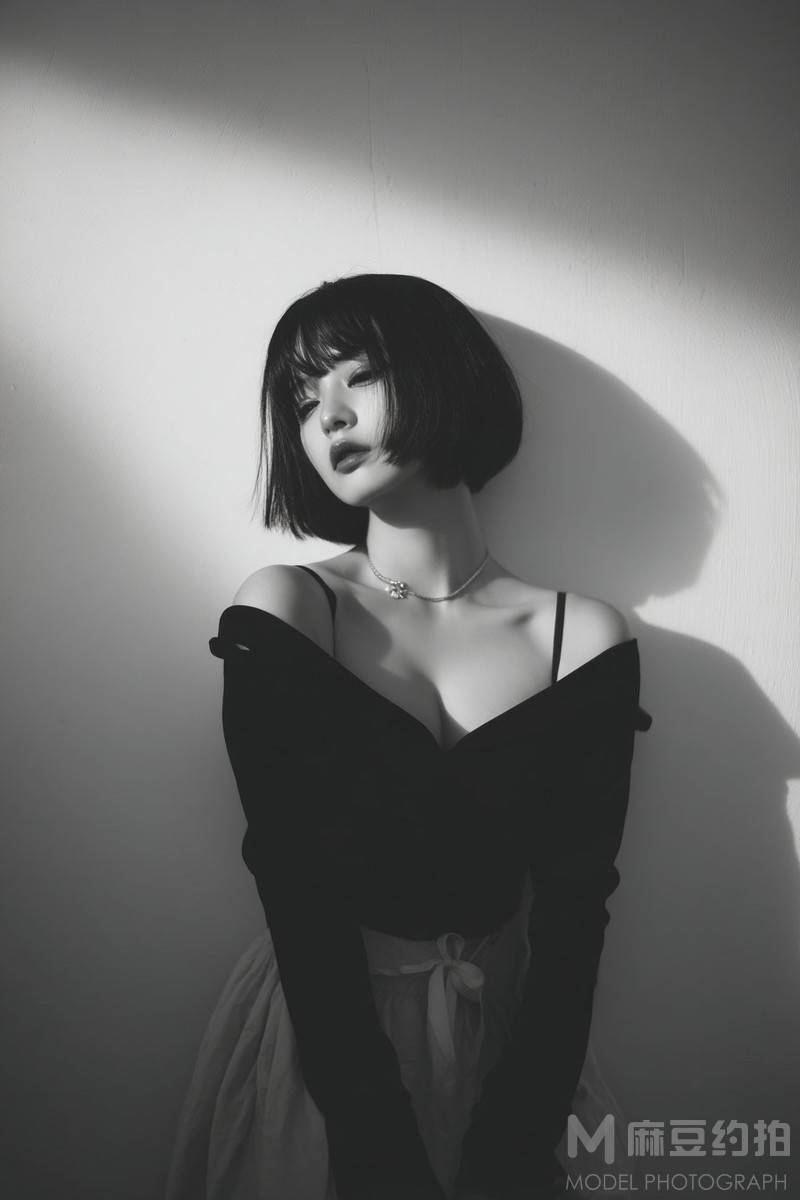 黑白模特