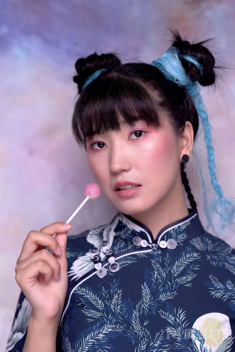 情绪模特