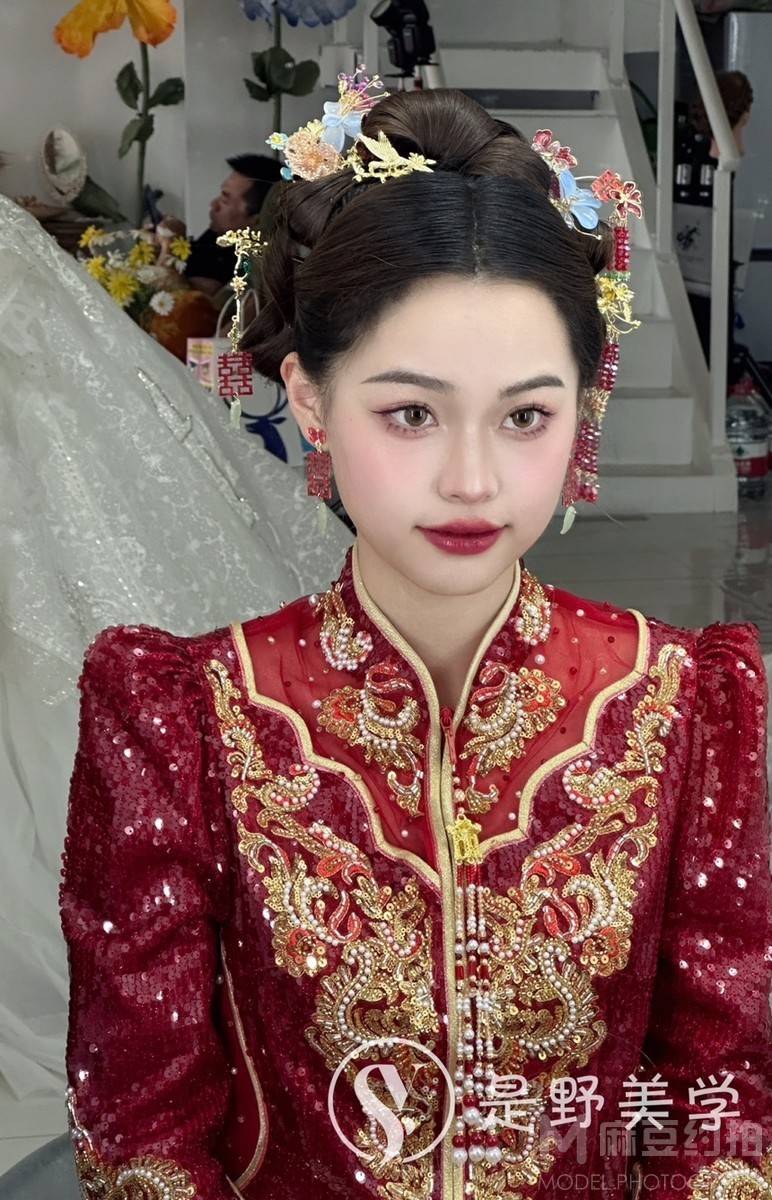 妆容模特