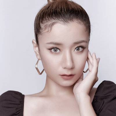 黑白模特